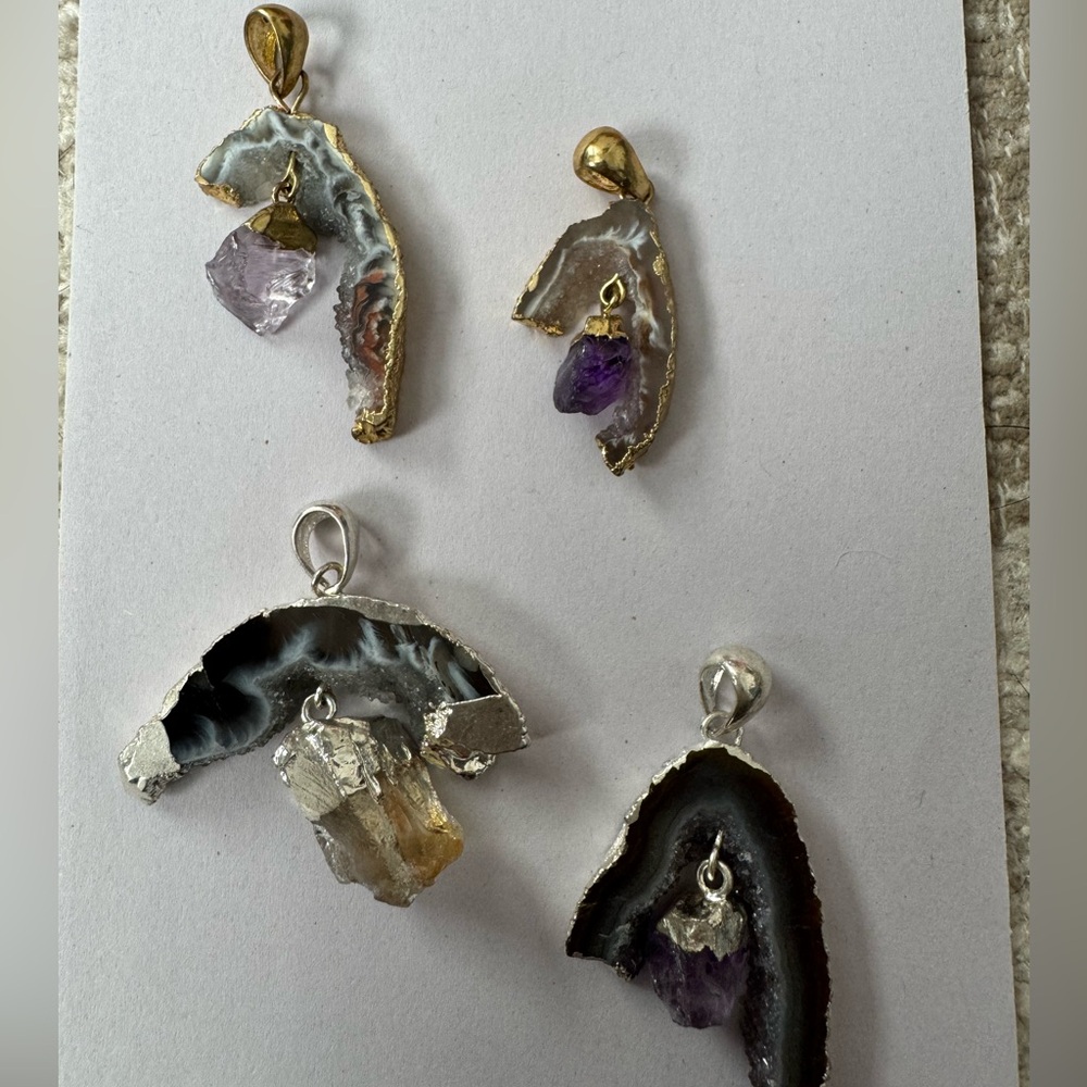 Set of 4 natural stone pendants